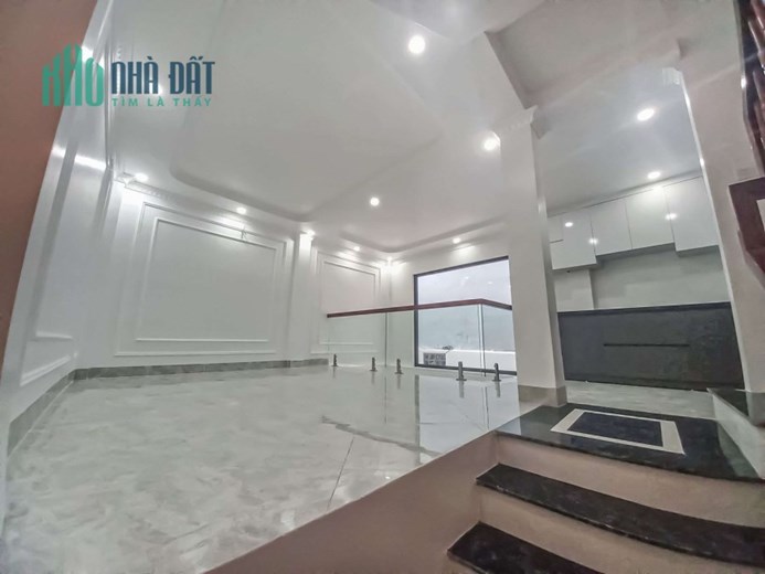 Ngọc Thụy, nhà đẹp xây mới, oto con vào, gần chợ, an sinh tốt, 52m2x 6 tầng, 7 tỷ