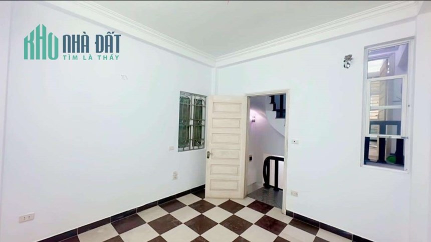 Bán nhà Hoa Lâm, Việt Hưng, oto thông rộng, gần phố tiện ích, 42m2x 5 tầng, 5 tỷ 4