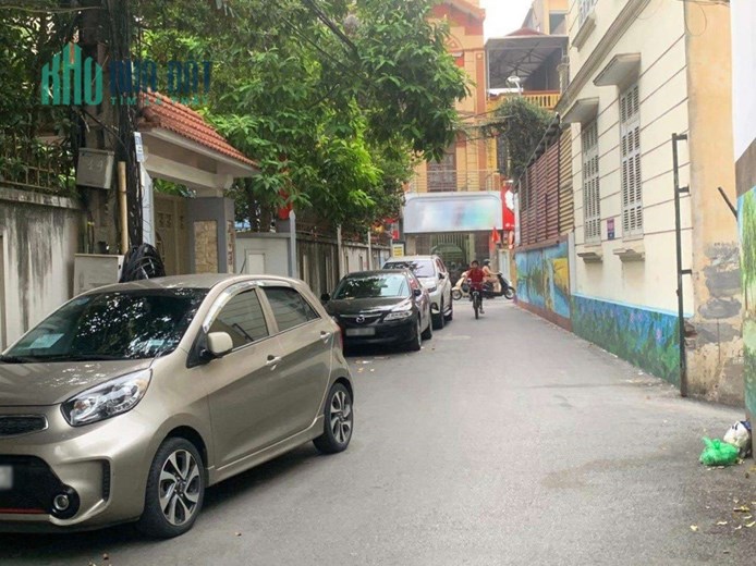 Bán nhà Thượng Thanh, Long Biên, nhà 2 tầng cũ, rộng 62m, gần chợ, chỉ 2 tỷ 6