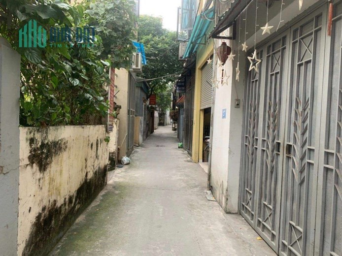 Bán nhà Thượng Thanh, Long Biên, nhà 2 tầng cũ, rộng 62m, gần chợ, chỉ 2 tỷ 6