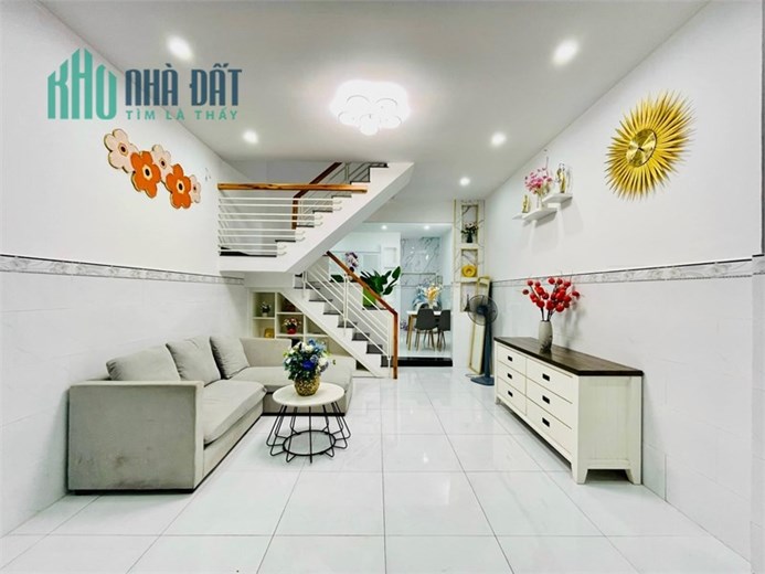 Nhà xinh Huỳnh Văn Nghệ, P15, Tân Bình – 2 tầng full nội thất, 3.98 tỷ