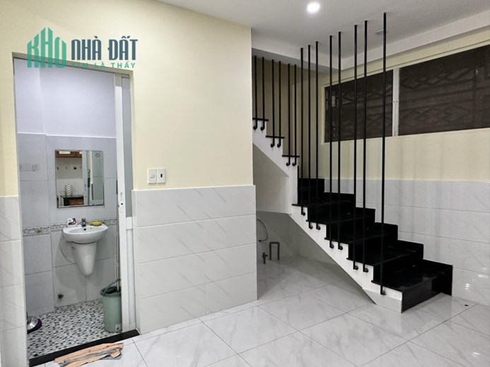 Bán nhà chính chủ  Q3, 30m ra MT Trần Quang Diệu, 3 tầng, 68m2 chỉ 8 tỷ