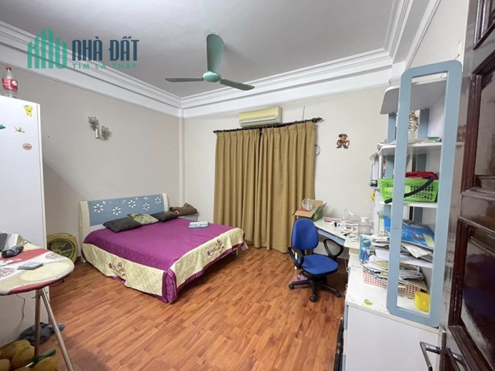 Cần bán gấp nhà mặt phố Lương Thế Vinh, nhà 2 mặt tiền, mặt tiền khủng