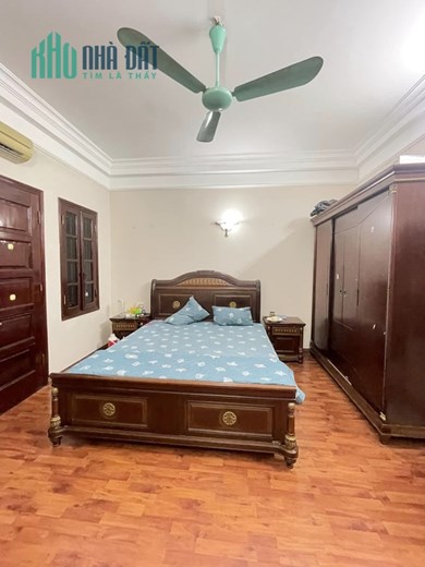 Cần bán gấp nhà mặt phố Lương Thế Vinh, nhà 2 mặt tiền, mặt tiền khủng