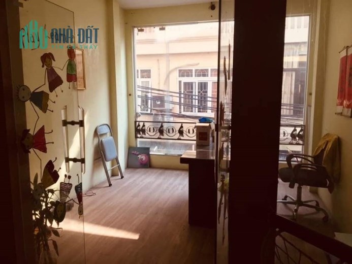 Cho thuê tòa nhà nguyên căn Thái Thịnh Diện tích 70m x 6 tầng