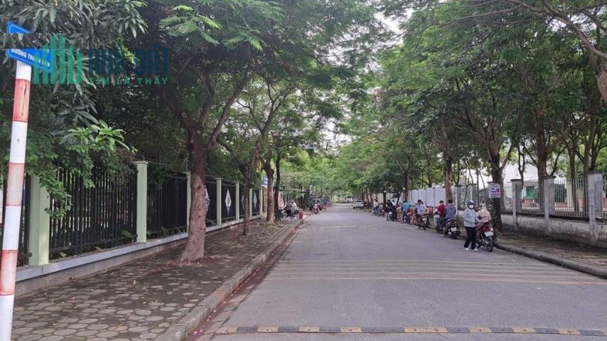 Bán đất Thạch Bàn 94m MT rộng chia 2 lô, oto giá 3,x tỷ thương lượng LH: 0936123469