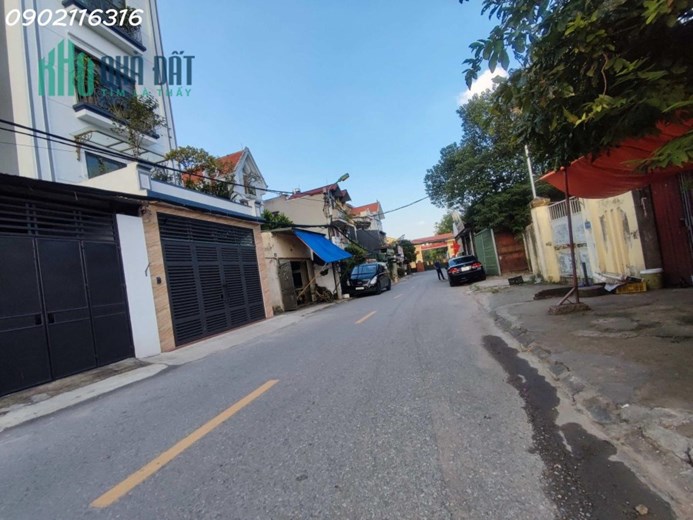Bán đất phố Tư Đình, Cổ Linh, Long Biên, ô tô vào nhà, đường thông. 65m2 giá 6 tỷ