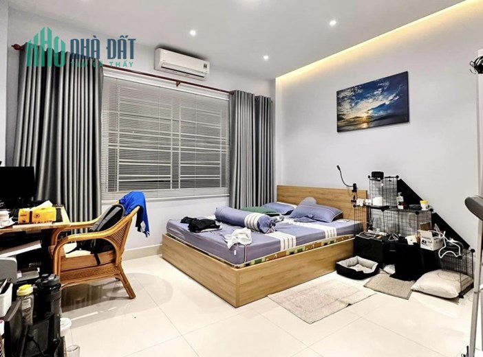 TÂN PHÚ NGÃ GÒ DÂU- TSN -HXH SÁT MẶT TIỂN - NHÀ ĐẸP Ở NGAY NHỈNH 12 TỶ
