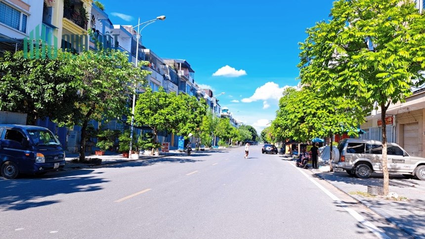 Cực đẹp tại Văn Phú 90m đường 24m thênh thang.