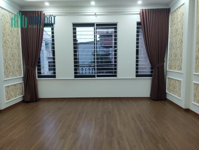 Bán nhà phố Thụy Khuê,Tây Hồ 38m2 x 5 t mặt tiền 5 m mới đẹp giá 4,5 tỷ