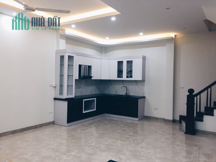 Bán nhà phố Thụy Khuê,Tây Hồ 38m2 x 5 t mặt tiền 5 m mới đẹp giá 4,5 tỷ