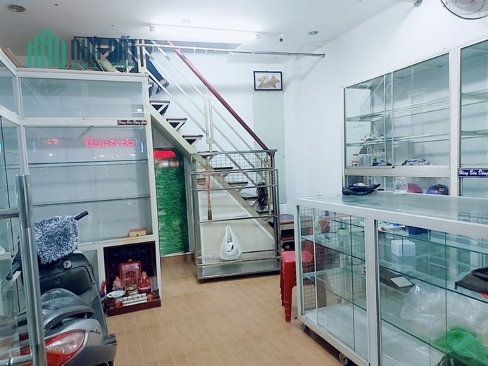 Hơn 6 tỷ có nhà Mặt tiền kinh doanh Nguyễn Thái Bình - Út Tịch, 3 Tầng, 2 PN, ngang 4.2m.