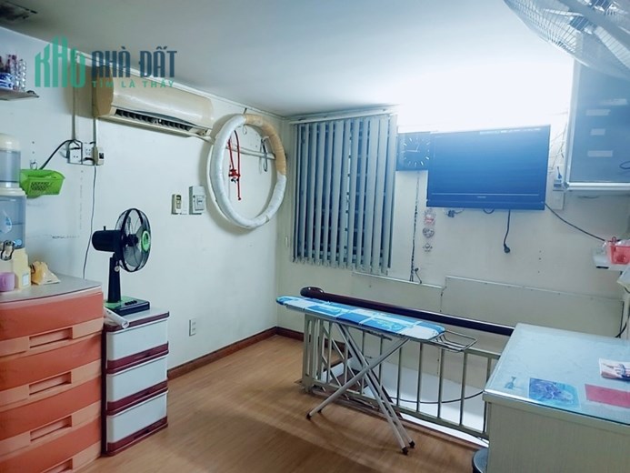 Hơn 6 tỷ có nhà Mặt tiền kinh doanh Nguyễn Thái Bình - Út Tịch, 3 Tầng, 2 PN, ngang 4.2m.