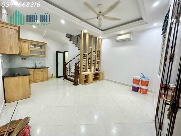 Bán nhà ngõ 640 Nguyễn Văn Cừ, Gia Thụy, Long Biên. ô tô cách nhà 20m, 30m2 5 tầng, giá chào 4.25 tỷ