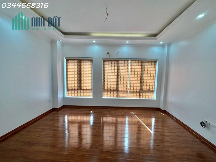 Bán nhà ngõ 640 Nguyễn Văn Cừ, Gia Thụy, Long Biên. ô tô cách nhà 20m, 30m2 5 tầng, giá chào 4.25 tỷ