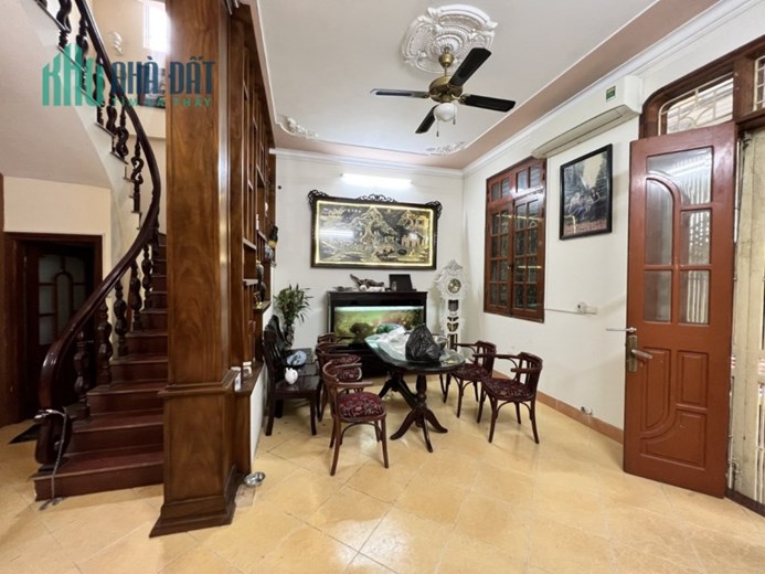 Bán Nhà Nguyễn Đức Cảnh 42m2 giá 4 tỷ 2 Lô Góc, Ở Ngay, Ô tô, Dân Xây.