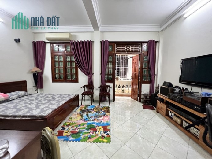 Bán Nhà Nguyễn Đức Cảnh 42m2 giá 4 tỷ 2 Lô Góc, Ở Ngay, Ô tô, Dân Xây.