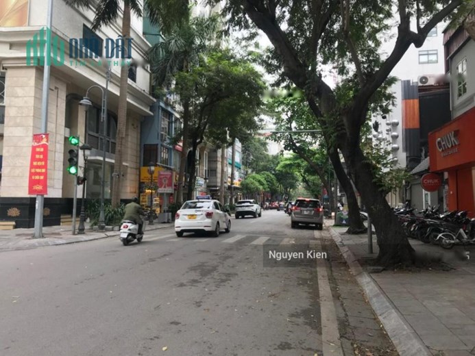 HOT HIT Cần Bán Nhà Trung Tâm Quận BĐ , Phố Điện Biên Phủ 60m Giá 13.5 tỷ