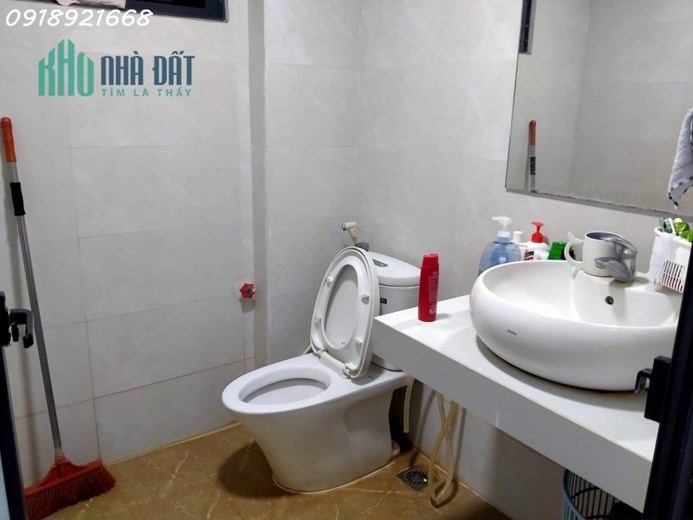 Bán Nhà Hoàng Hoa Thám, Ba Đình 7 Tấng Thang Máy Giá 10,2 Tỷ.