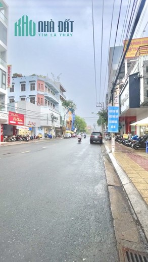 Bán nhà 3 tầng mặt đường Lý Thánh Tôn, Nha Trang