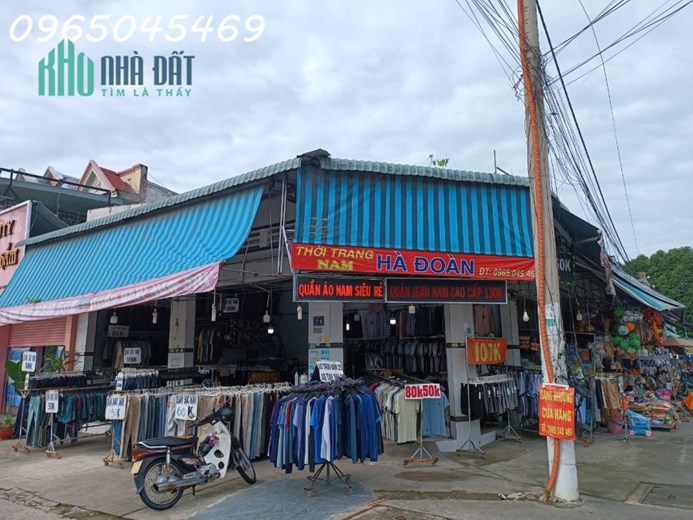 SANG NHƯỢNG CỬA HÀNG QUẦN ÁO NAM. ĐỊA CHỈ: CHỢ ĐÊM H5 MỸ PHƯỚC 1, BẾN CÁT BÌNH DƯƠNG