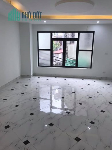 PHÂN LÔ NGUYỄN VĂN HUYÊN CẦU GIẤY - Ô TÔ TRÁNH DỪNG ĐỖ NGÀY ĐÊM - 7 TẦNG THANG MÁY - DÒNG TIỀN TỐT