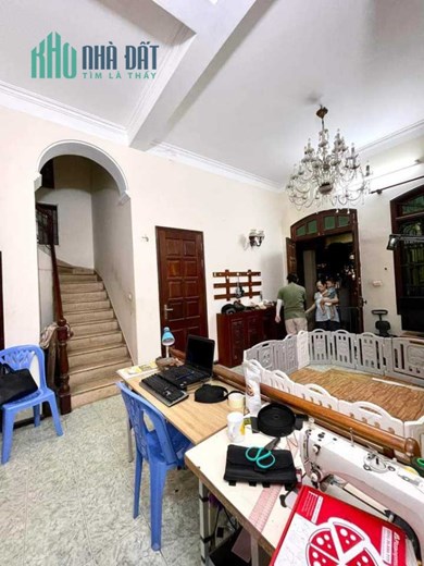 Bán Căn Biệt Thự Ngõ 279 Phố Đội Cấn 119m2 x 3 tầng, 5 phòng ngủ đầy đủ công năng, ở sướng, hưởng