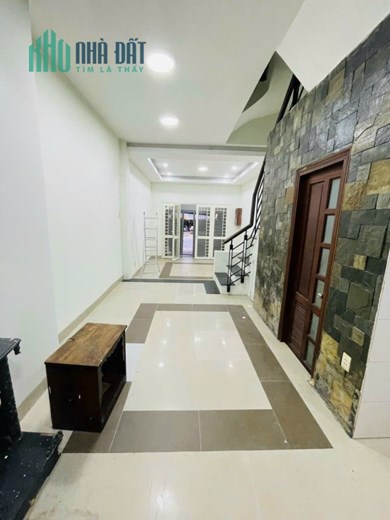 Bán nhà 4x15 1 trệt 3 lầu