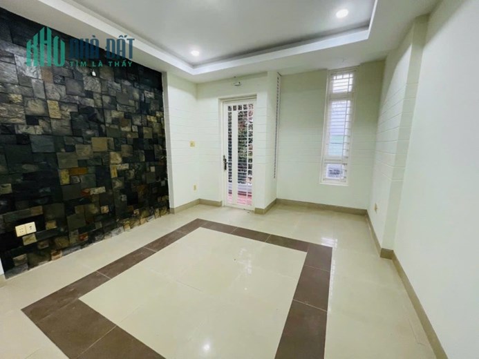 Bán nhà 4x15 1 trệt 3 lầu