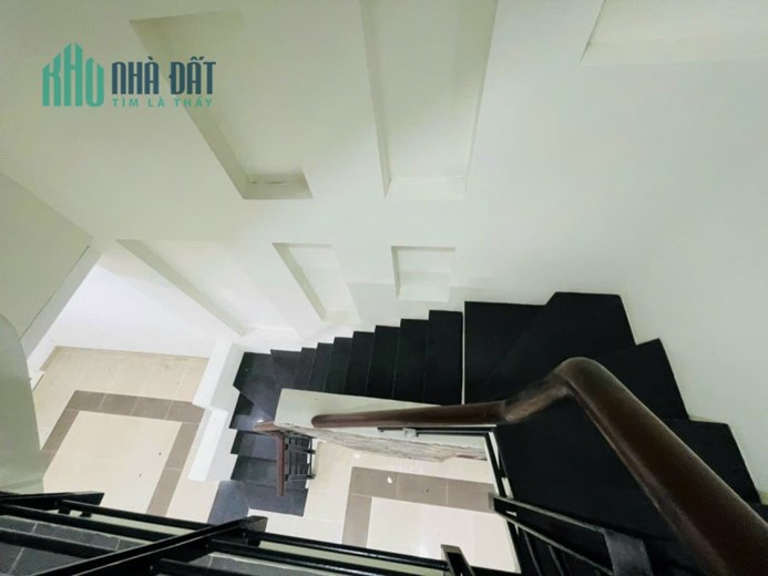 Bán nhà 4x15 1 trệt 3 lầu
