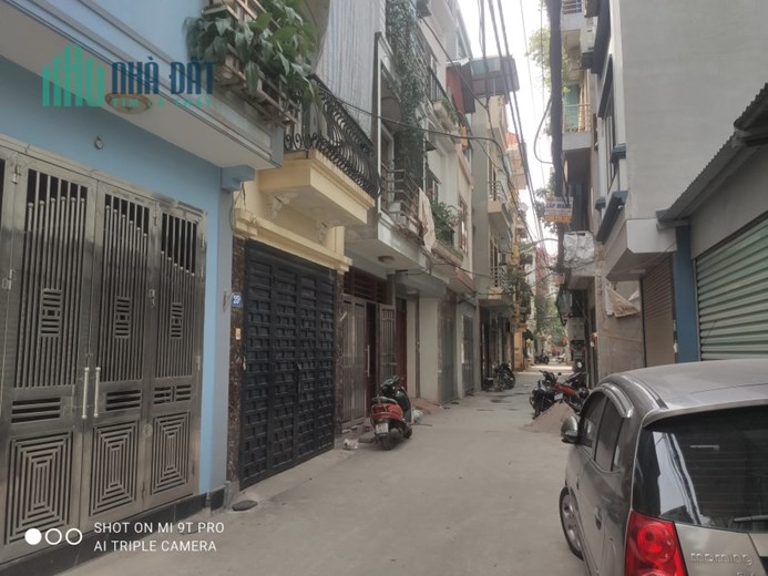 Bán đất Vĩnh Hưng, Hoàng Mai, tặng nhà 2 tầng, phân lô ô tô vòng quanh 42 m2, 5 tỷ 400