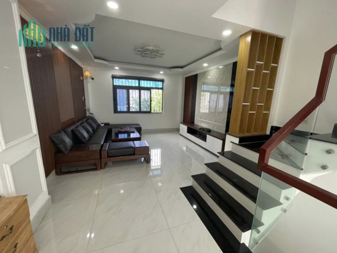 MẶT TIỀN ĐƯỜNG 10M THẠNH LỘC QUẬN 12 - KHU PHÂN LÔ, 4 TẦNG - VỊ TRÍ ĐẸP PHÙ HỢP KINH DOANH.