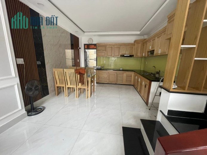 MẶT TIỀN ĐƯỜNG 10M THẠNH LỘC QUẬN 12 - KHU PHÂN LÔ, 4 TẦNG - VỊ TRÍ ĐẸP PHÙ HỢP KINH DOANH.
