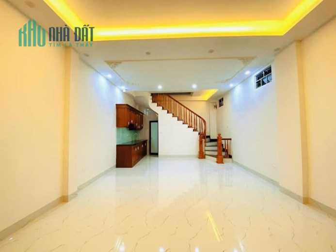 Bán nhà đẹp Lgóc , ô tô 10m Hoàng Hoa Thám Ba Đình . DT 38m2 - 5T - MT4.5m Chỉ 6.3 tỷ