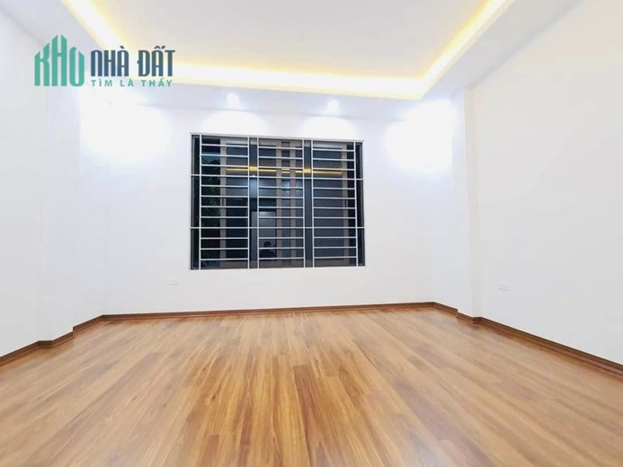 Bán nhà đẹp Lgóc , ô tô 10m Hoàng Hoa Thám Ba Đình . DT 38m2 - 5T - MT4.5m Chỉ 6.3 tỷ