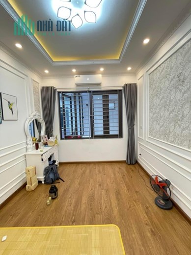 Bán nhà Đặng Tiến Đông 35m2 x 4 tầng, mt 4.6m, ngõ rộng nông, gần phố, nhỉnh 5 tỷ