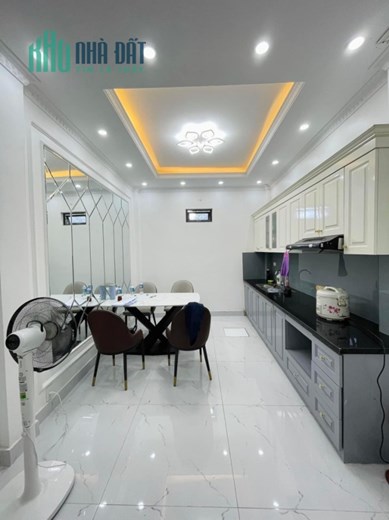 Bán nhà Đặng Tiến Đông 35m2 x 4 tầng, mt 4.6m, ngõ rộng nông, gần phố, nhỉnh 5 tỷ
