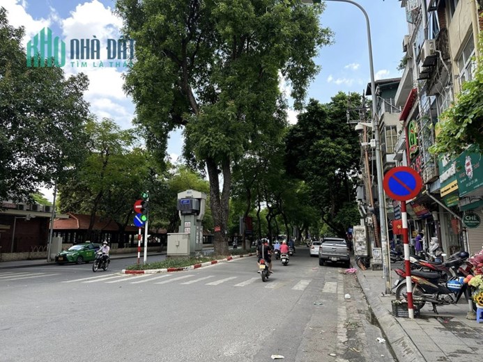 Ngọc Hà 68m², 3 tầng, MT 3m, giá 20.5 tỷ. Mua liên hệ: O94lO7l689