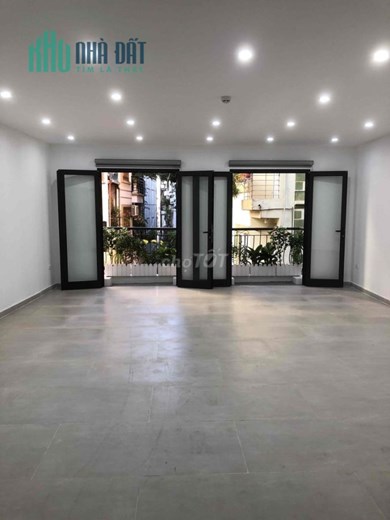 Chính chủ cho thuê sàn văn phòng toà nhà mới hoàn thiện 7 tầng tại Thái Hà, Đống Đa, Hà Nội.