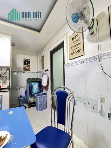 Bán Nhà Mặt Tiền Nguyễn Trung Trực Quận Bình Thạnh. DT: 215m2. LH: 0932155399.