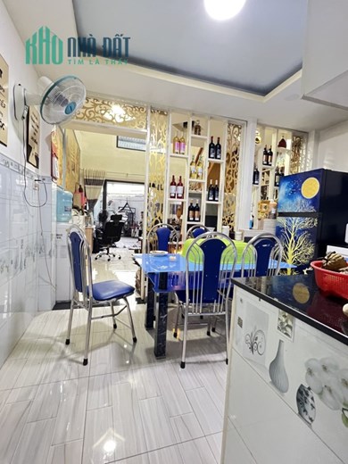 Bán Nhà Mặt Tiền Nguyễn Trung Trực Quận Bình Thạnh. DT: 215m2. LH: 0932155399.