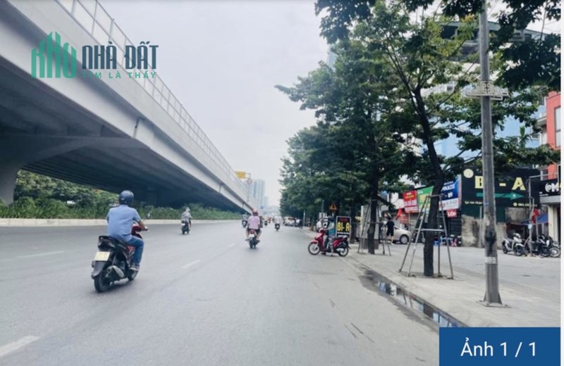 Bán nhà mặt phố Nguyễn Hoàng Tôn- sau quy hoạch thành nhà 2 mặt phố- tiềm năng tăng giá vô biên