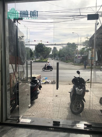 NHÀ ĐẸP - GIÁ TỐT - Chính Chủ Cần Bán Nhà MẶT TIỀN Lê Hồng Phong đối điện KDC Stella Bình Thủy