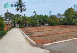 Bán lô 2MT, đường 5m, có sân đỗ xe riêng, ở gần VinHomes 240ha Dương Kinh