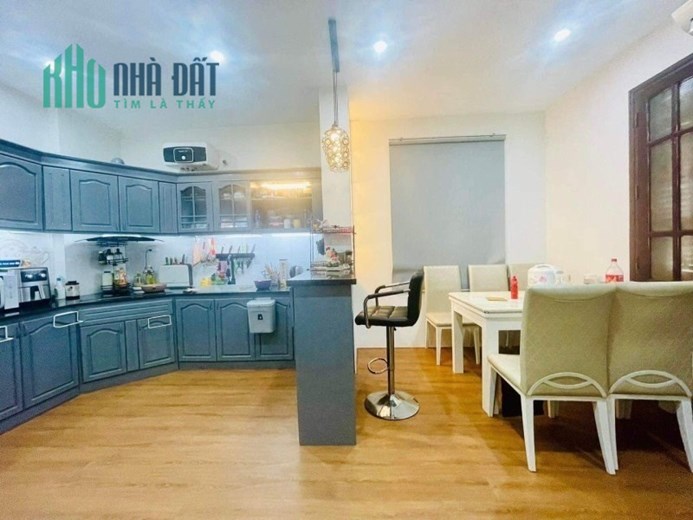 BÁN GẤP SIÊU PHẨM LÔ GÓC KIM NGƯU - Ô TÔ ĐỖ CỬA - KINH DOANH ĐƯỢC - CÁCH 15M RA MẶT PHỐ - GIÁ CHỈ