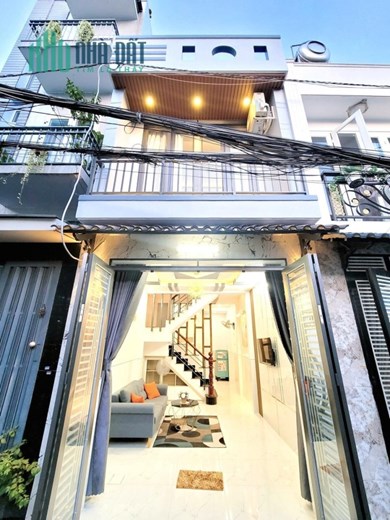 XE HƠI ĐỖ CỬA - NHÀ MỚI TINH ĐẸP LUNG LINH - FULL NỘI THẤT - CÁCH MẶT TIỀN 30M - 28M - 2 TẦNG - CHỈ