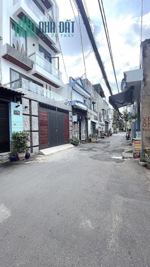 XE HƠI ĐỖ CỬA - NHÀ MỚI TINH ĐẸP LUNG LINH - FULL NỘI THẤT - CÁCH MẶT TIỀN 30M - 28M - 2 TẦNG - CHỈ
