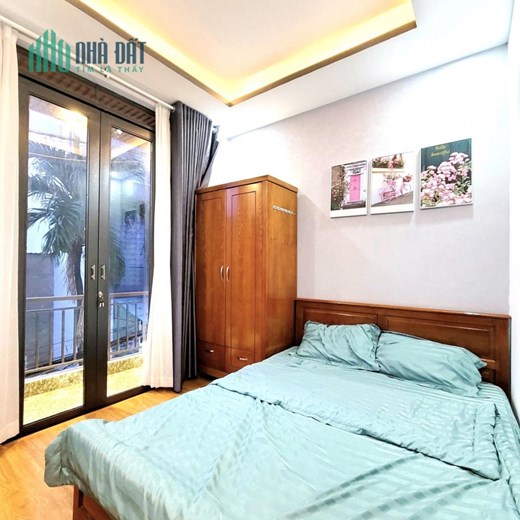 XE HƠI ĐỖ CỬA - NHÀ MỚI TINH ĐẸP LUNG LINH - FULL NỘI THẤT - CÁCH MẶT TIỀN 30M - 28M - 2 TẦNG - CHỈ