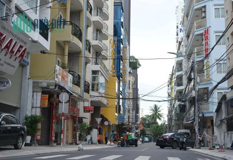 Bán nhà 7 tầng 2 mặt đường Hùng Vương phố Tây ở Nha Trang
