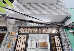 NHÀ BẾN VÂN ĐỒN VÀO Ở NGAY, CÁCH MT 1 CĂN, 21M2, 2T, SHR, 2.55 TỲ.